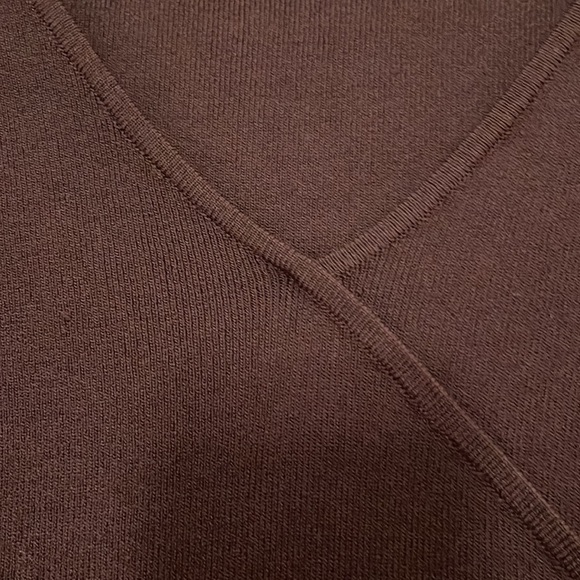 CABLE & Gauge 3/4 Sleeve V Neck Tee - Picture 4 of 7